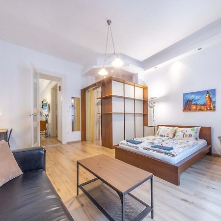 Anastasia 2 bedrooms apartment on Váci utca Boedapest Buitenkant foto