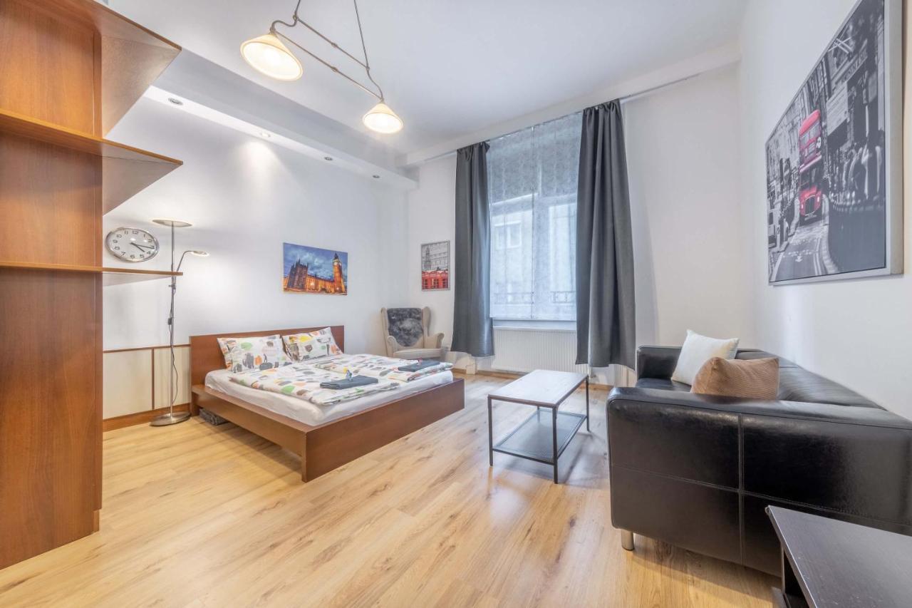 Anastasia 2 bedrooms apartment on Váci utca Boedapest Buitenkant foto