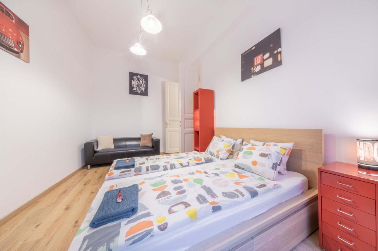Anastasia 2 bedrooms apartment on Váci utca Boedapest Buitenkant foto