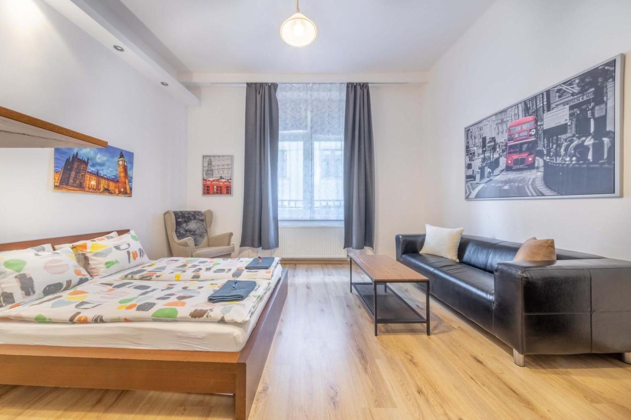 Anastasia 2 bedrooms apartment on Váci utca Boedapest Buitenkant foto