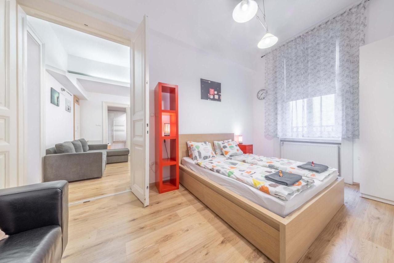 Anastasia 2 bedrooms apartment on Váci utca Boedapest Buitenkant foto