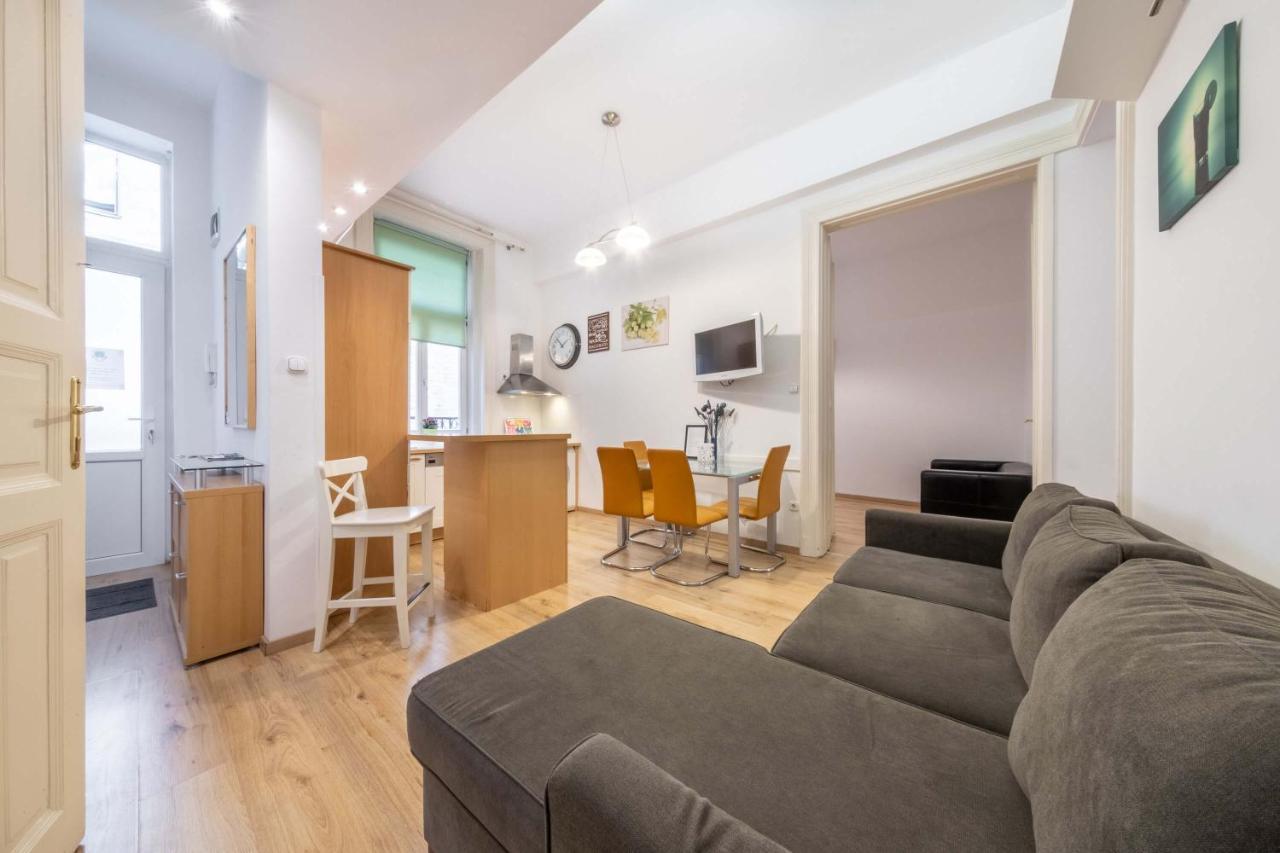 Anastasia 2 bedrooms apartment on Váci utca Boedapest Buitenkant foto