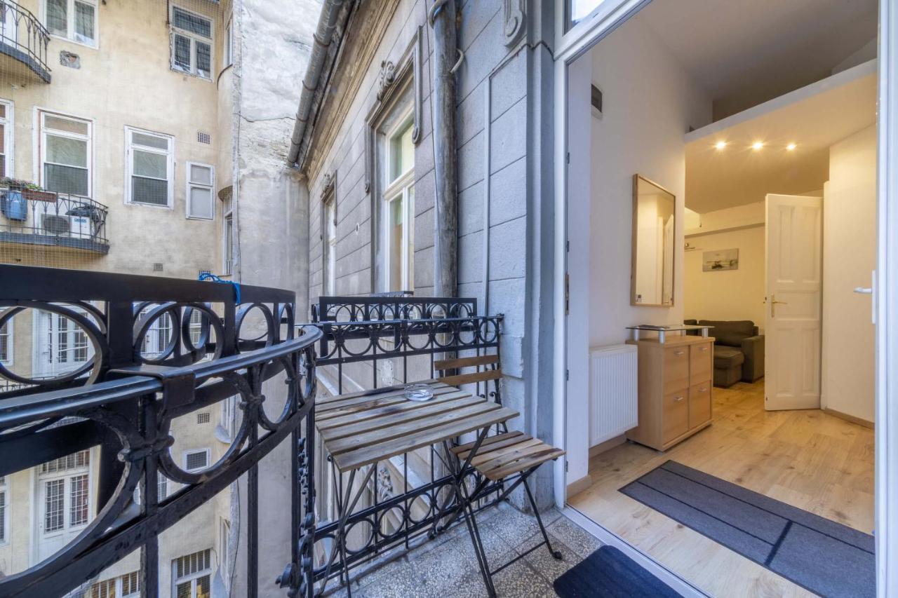 Anastasia 2 bedrooms apartment on Váci utca Boedapest Buitenkant foto