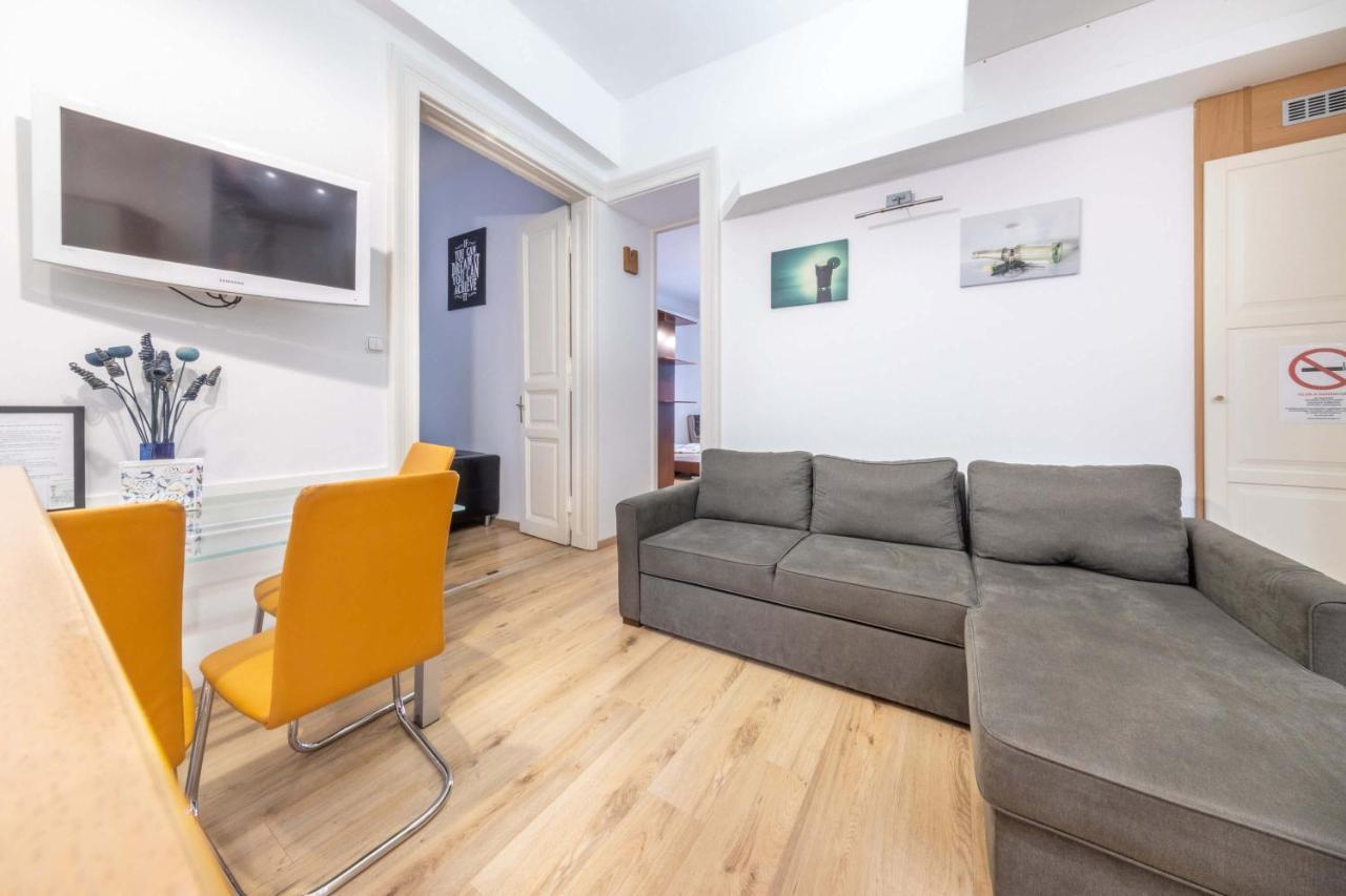 Anastasia 2 bedrooms apartment on Váci utca Boedapest Buitenkant foto