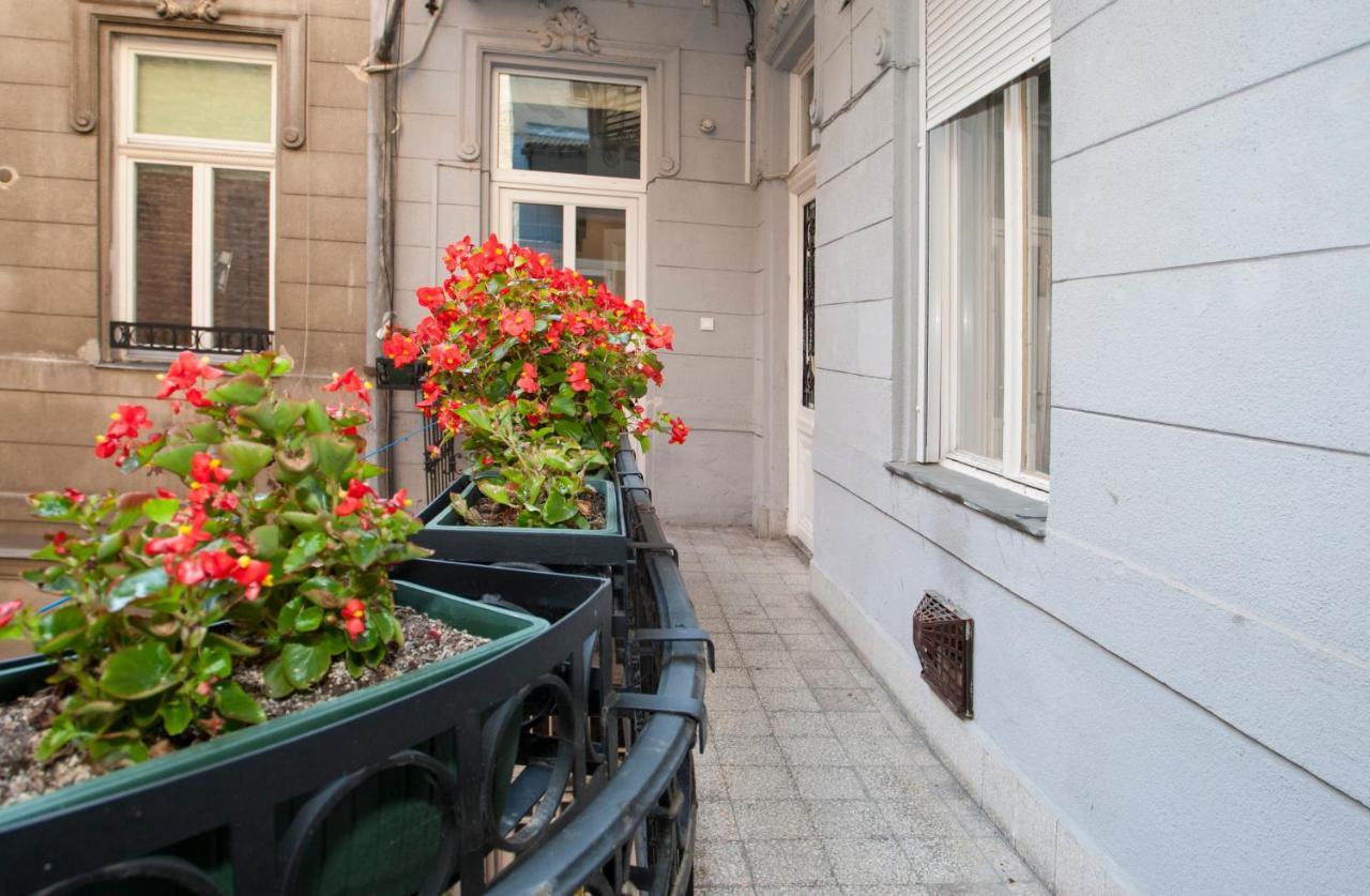 Anastasia 2 bedrooms apartment on Váci utca Boedapest Buitenkant foto